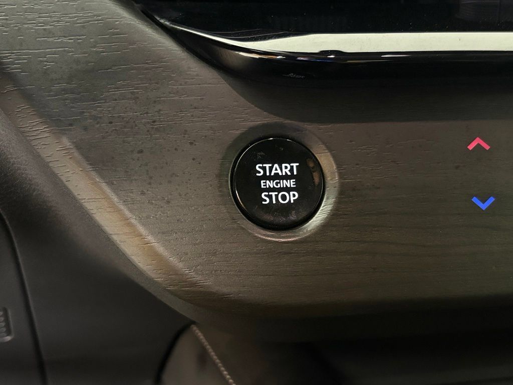 Certified 2025 Nissan Murano SV FWD image 26