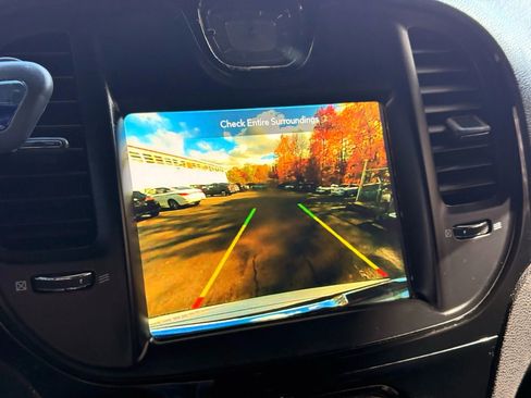 Used 2020 Chrysler 300 S image 37