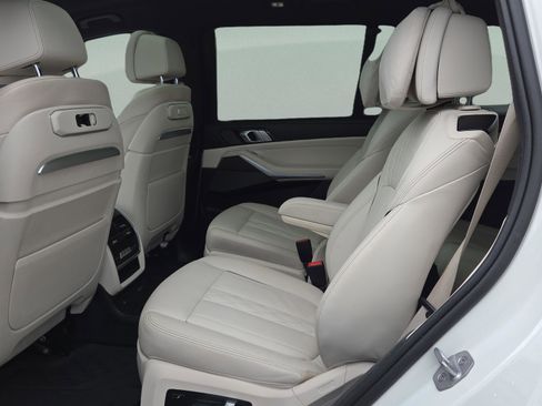 Used 2025 BMW X7 M60i w/ Climate Comfort Package AWD/4WD image 11