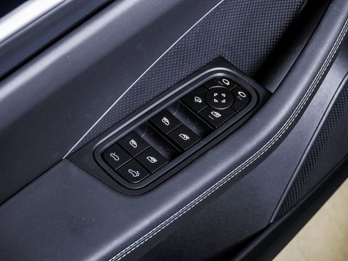 New 2025 Porsche Macan 4S Electric image 27