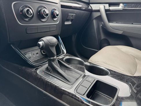 Used 2014 Kia Sorento LX FWD image 19