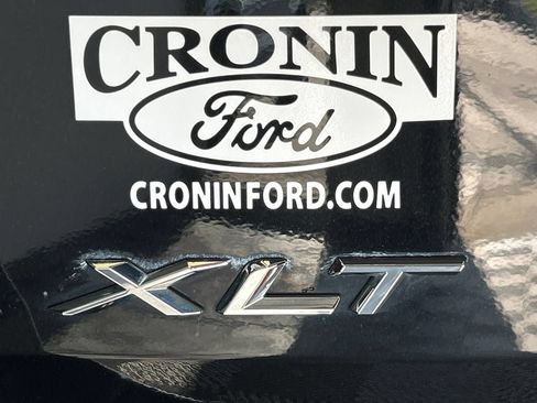 Used 2020 Ford Explorer XLT w/ Equipment Group 202A AWD/4WD image 8