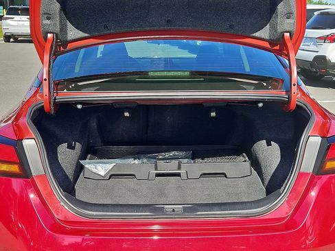 Used 2024 Nissan Altima 2.5 SR image 8