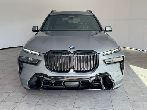 Used 2026 BMW X7 xDrive40i w/ M Sport Package AWD/4WD image 6