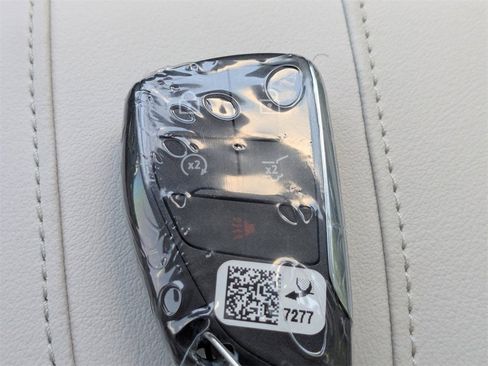 New 2026 Buick Enclave Avenir w/ Super Cruise Package image 32