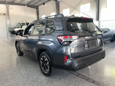 Used 2025 Subaru Forester AWD/4WD image 14