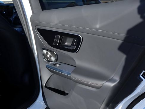 Used 2026 Mercedes-Benz GLC 300 4MATIC image 18
