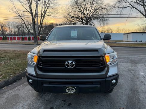 Used 2015 Toyota Tundra SR image 2