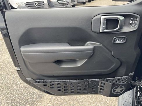 Used 2023 Jeep Wrangler Sport S image 17