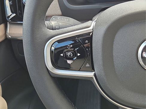 New 2026 Volvo XC90 B6 Plus w/ Protection Package Premier image 19