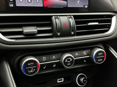 Used 2022 Alfa Romeo Giulia Ti image 18