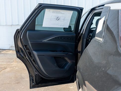 New 2025 Cadillac Lyriq Luxury image 18