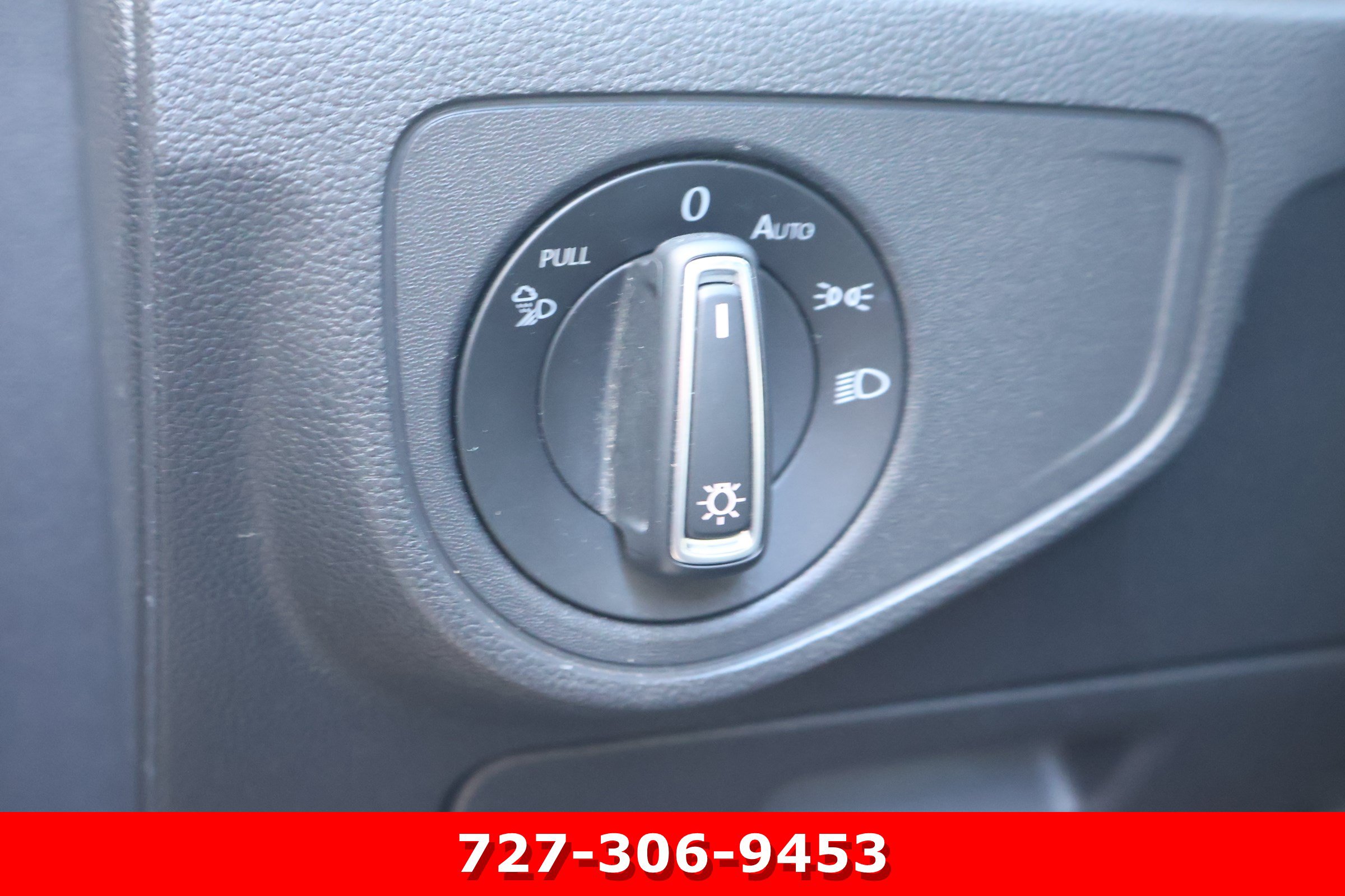 Used 2021 Volkswagen Atlas Cross Sport SE w/ 20" Black Wheels Package FWD image 18