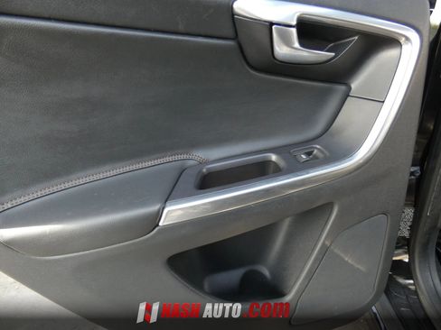 Used 2017 Volvo XC60 T5 Dynamic w/ Preferred Option Package FWD image 38