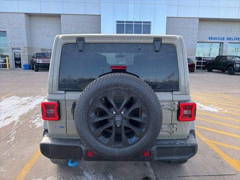 Used 2022 Jeep Wrangler Unlimited Sahara w/ Cold Weather Group image 5