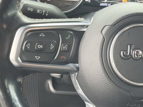 Used 2020 Jeep Gladiator Overland AWD/4WD image 25