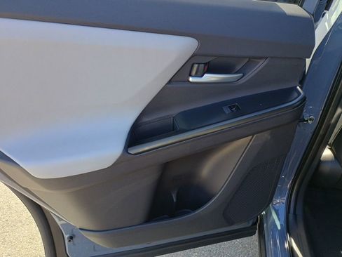 New 2026 Subaru Solterra image 11