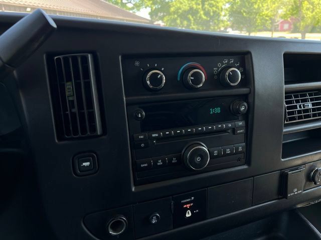 Used 2016 Chevrolet Express 2500 RWD image 23