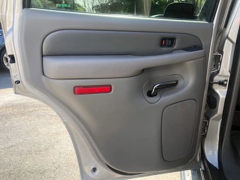 Used 2004 GMC Yukon Denali image 14