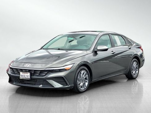 Used 2024 Hyundai Elantra SEL FWD image 8