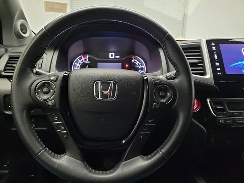 Used 2017 Honda Pilot Touring image 22
