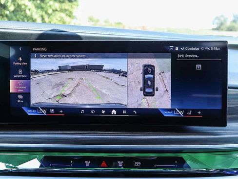 Used 2023 BMW i7 xDrive60 AWD/4WD image 28