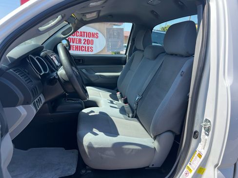 Used 2014 Toyota Tacoma 2WD Regular Cab image 12