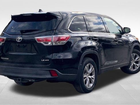 Used 2015 Toyota Highlander LE image 13