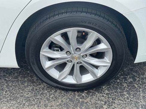 Used 2025 Chevrolet Malibu LT FWD image 11