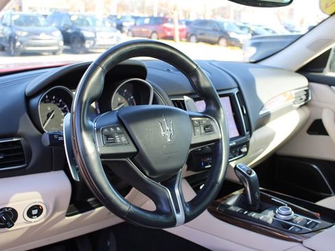 Used 2020 Maserati Levante S GranLusso image 18