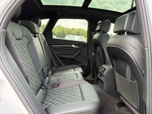 Used 2023 Audi SQ5 Prestige AWD/4WD image 16