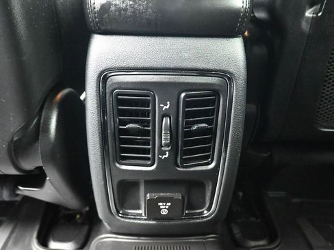 Used 2020 Jeep Grand Cherokee Altitude image 35