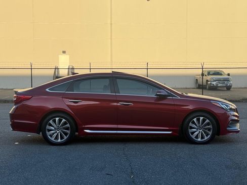 Used 2016 Hyundai Sonata Sport w/ Option Group 1V FWD image 3