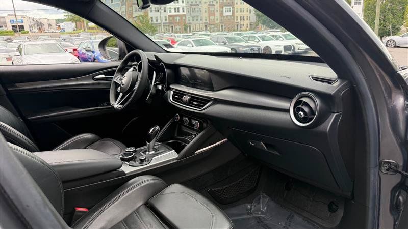 Used 2018 Alfa Romeo Stelvio Ti Sport AWD/4WD image 16