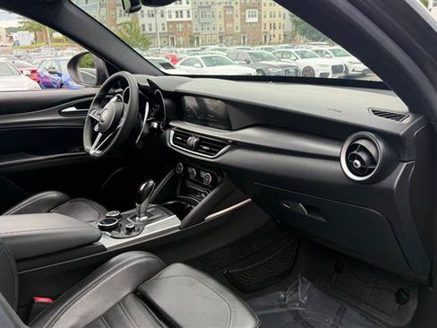 Used 2018 Alfa Romeo Stelvio Ti Sport AWD/4WD image 16
