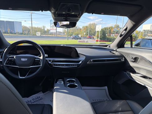 Used 2024 Cadillac Lyriq Luxury w/ LPO, Floor Liner Package image 27