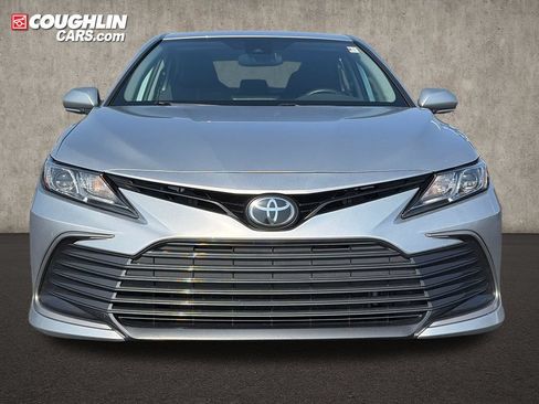Used 2022 Toyota Camry LE w/ Convenience Package FWD image 2