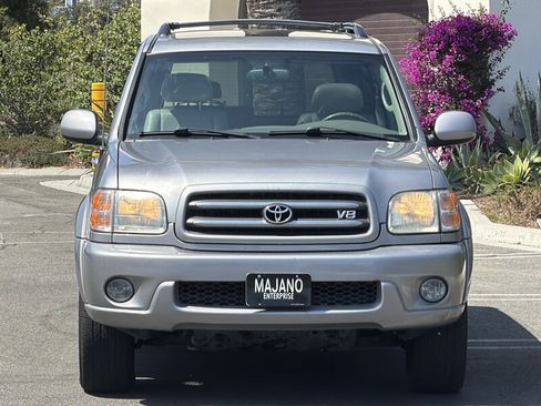 Used 2004 Toyota Sequoia Limited RWD image 11