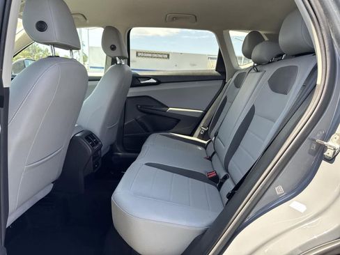 Used 2022 Volkswagen Taos SE image 23