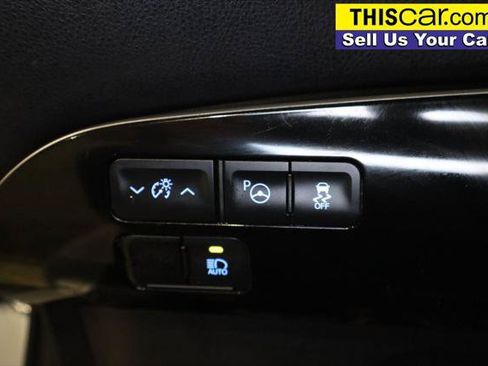 Used 2019 Toyota Prius LE FWD image 24