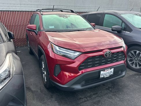Used 2025 Toyota RAV4 XLE image 2