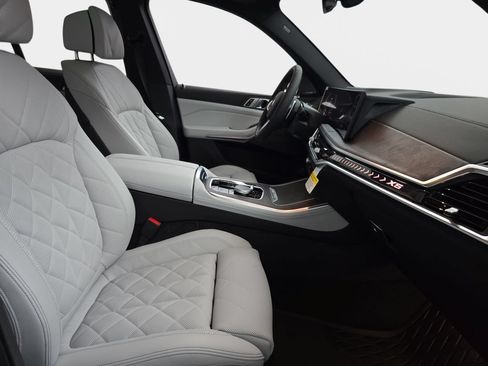 New 2026 BMW X5 xDrive40i w/ M Sport Package AWD/4WD image 9