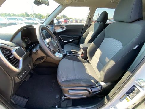 Used 2024 Kia Soul LX w/ Option Group 015 FWD image 19