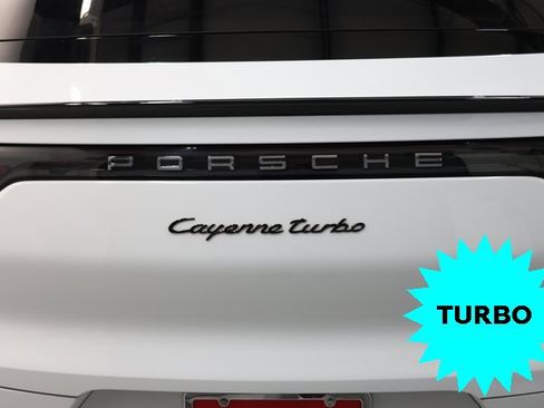 Used 2020 Porsche Cayenne Turbo image 3