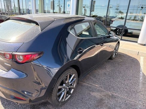 Used 2022 MAZDA MAZDA3 s FWD image 8