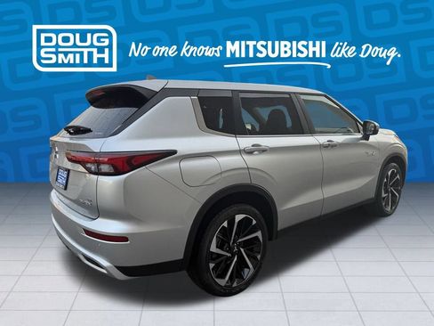 New 2025 Mitsubishi Outlander SE image 4