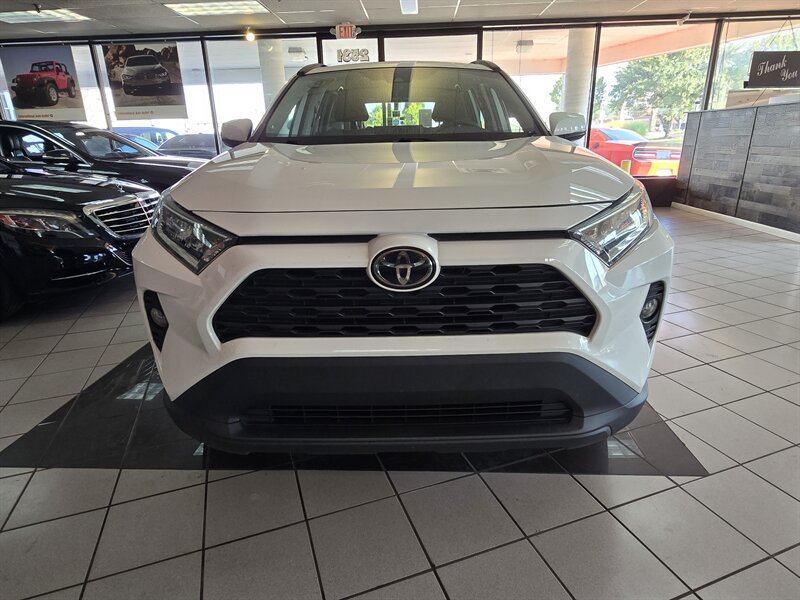 Used 2021 Toyota RAV4 XLE FWD image 2