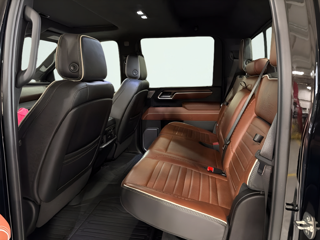 Certified 2025 GMC Sierra 2500 Denali Ultimate w/ LPO, GMC Protection Package AWD/4WD image 11
