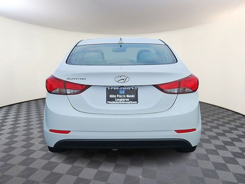 Used 2015 Hyundai Elantra SE w/ Option Group 02 FWD image 5