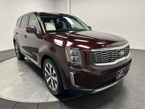 Used 2021 Kia Telluride EX w/ EX Premium Package FWD image 2
